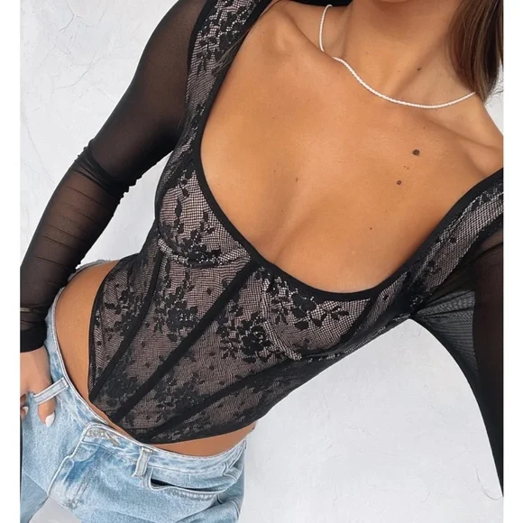 White Fox Boutique Black Lace Bodysuit - Picture 5 of 5